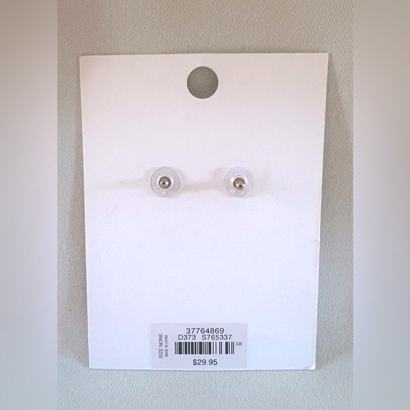 LOFT White Puff Heart Drop Earrings - Picture 3 of 3